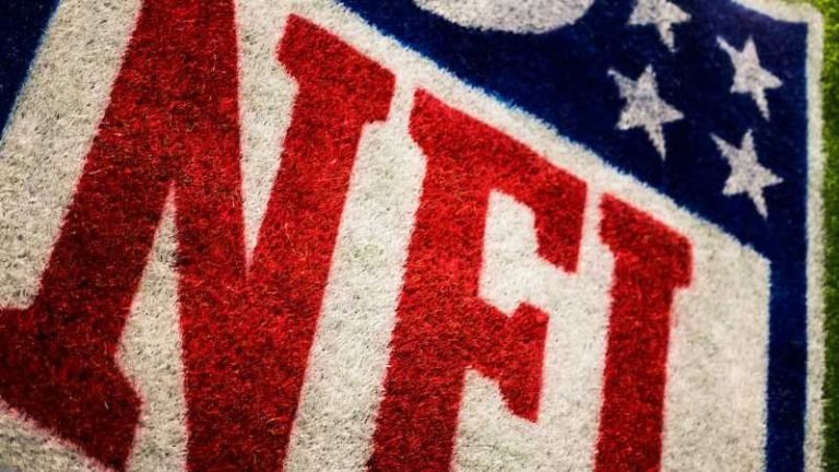 2 w, tags: nfl week key - images.unsplash.com